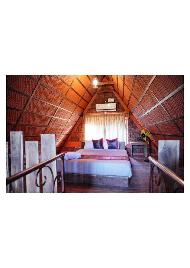 Hotel The Horse & Chariot Madikeri Exterior foto